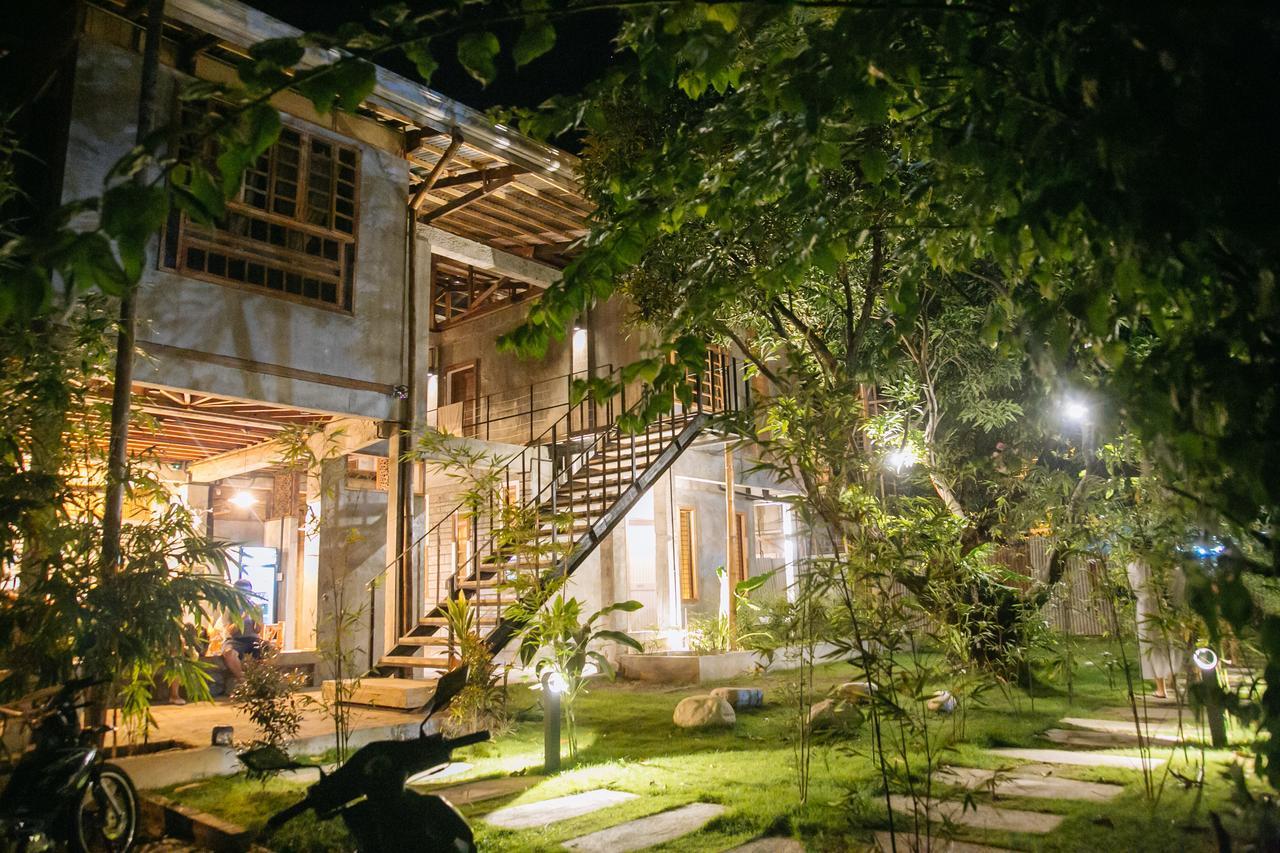The Flying Fish Hostel Dumaguete City Exterior photo