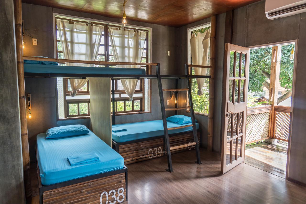 The Flying Fish Hostel Dumaguete City Exterior photo