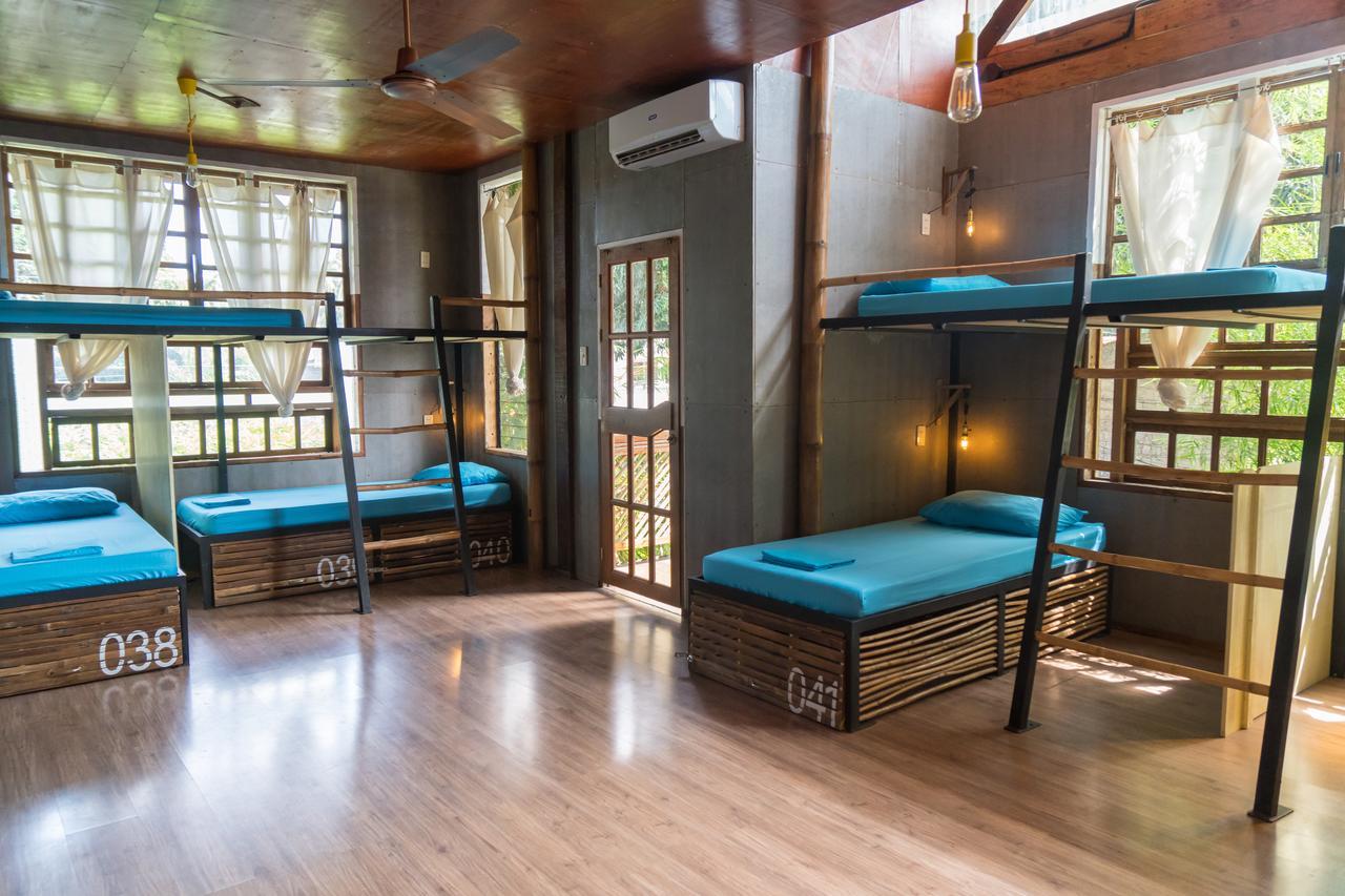 The Flying Fish Hostel Dumaguete City Exterior photo