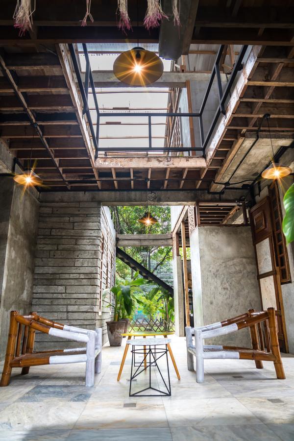 The Flying Fish Hostel Dumaguete City Exterior photo