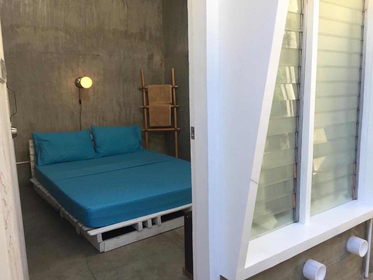 The Flying Fish Hostel Dumaguete City Exterior photo