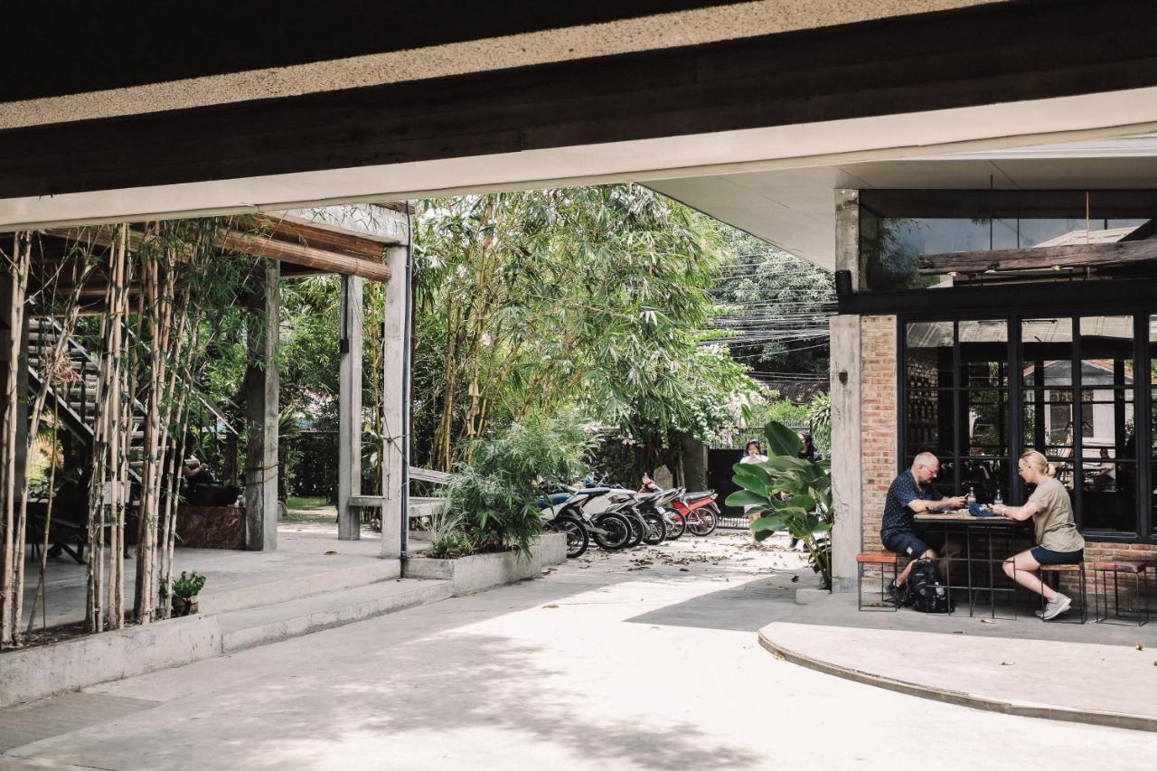 The Flying Fish Hostel Dumaguete City Exterior photo